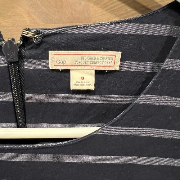 Gap Long Sleeve Dress - Picture 2 of 2